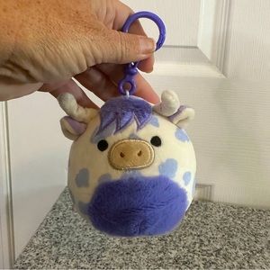 NWT 3” Conway cow Squishmallow clip
